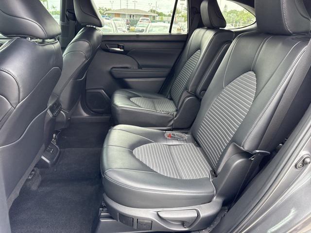 used 2023 Toyota Highlander car, priced at $39,988