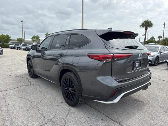 used 2023 Toyota Highlander car, priced at $39,988