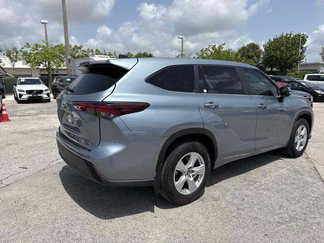 used 2024 Toyota Highlander car, priced at $39,888