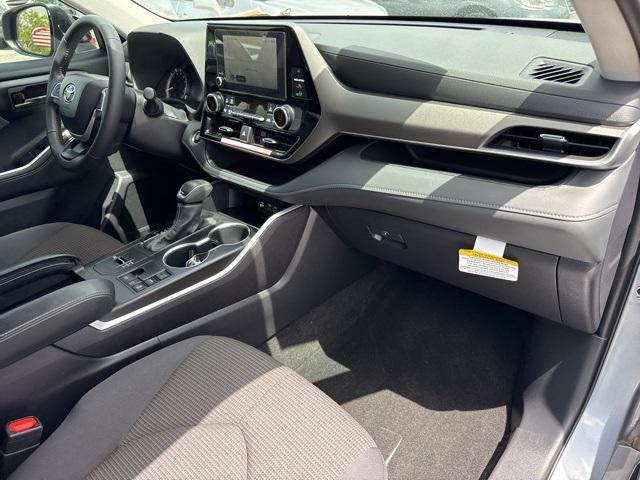 used 2024 Toyota Highlander car, priced at $39,888