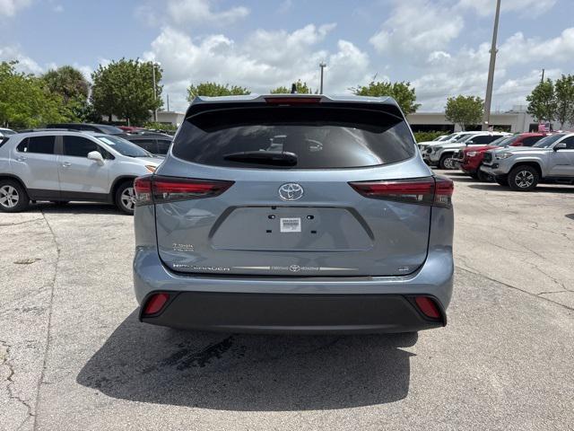 used 2024 Toyota Highlander car, priced at $39,888