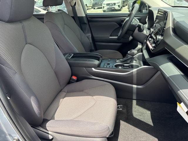 used 2024 Toyota Highlander car, priced at $39,888