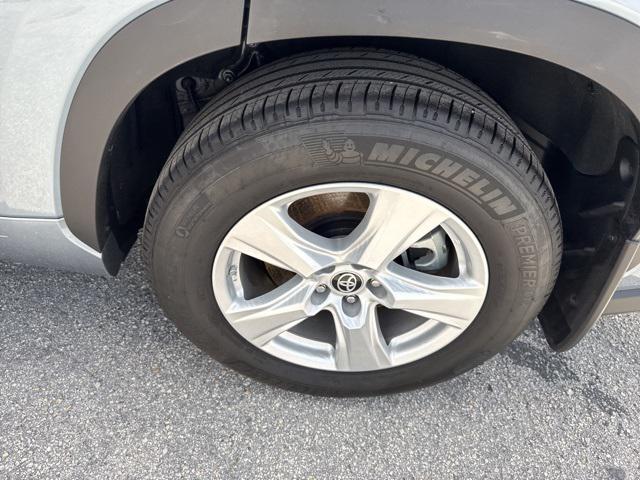 used 2024 Toyota Highlander car, priced at $39,888