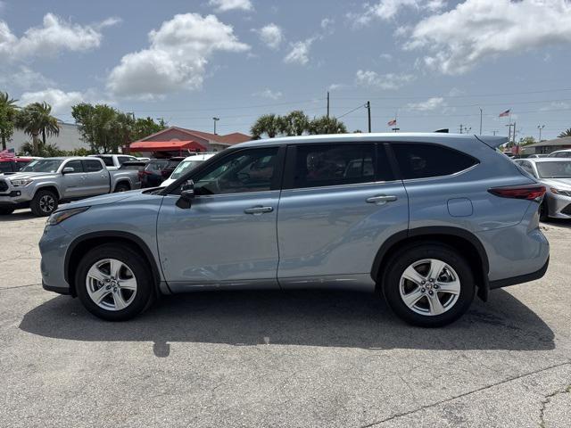 used 2024 Toyota Highlander car, priced at $39,888