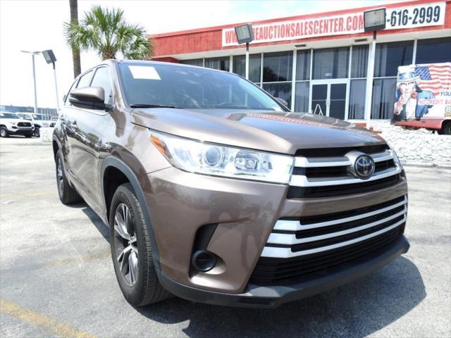 used 2018 Toyota Highlander car, priced at $20,988