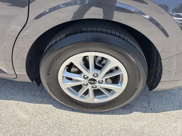 used 2024 Kia Carnival car, priced at $33,988