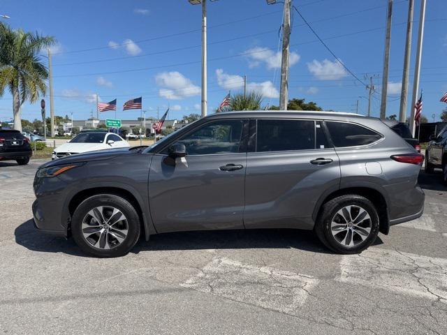 used 2021 Toyota Highlander car, priced at $29,988