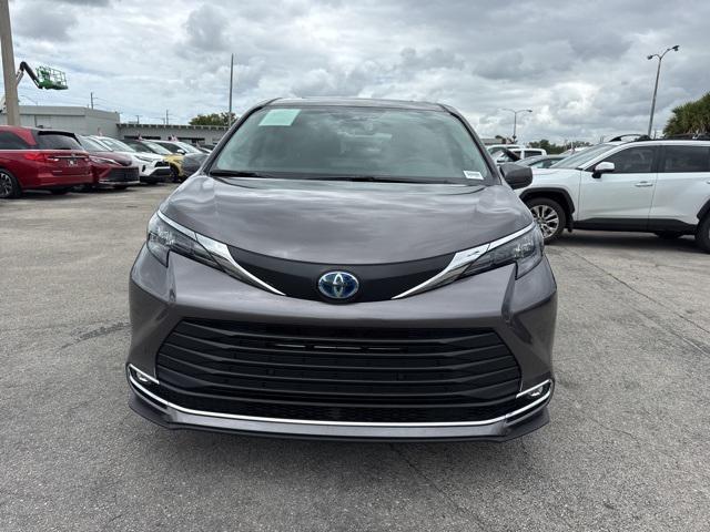 used 2024 Toyota Sienna car, priced at $48,988