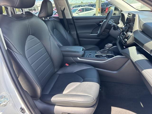 used 2023 Toyota Highlander car, priced at $34,988