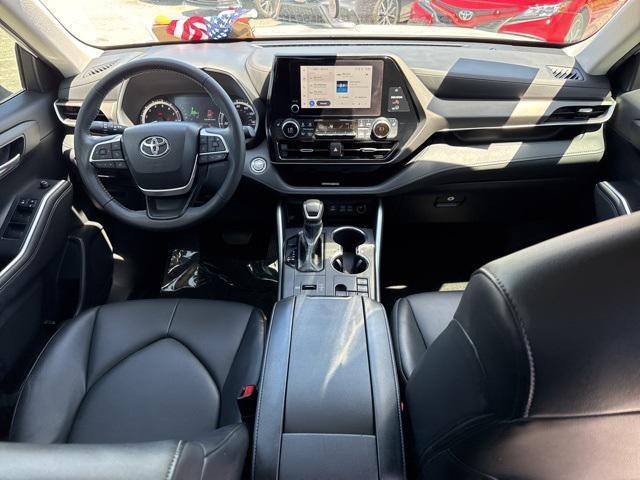 used 2023 Toyota Highlander car, priced at $34,988