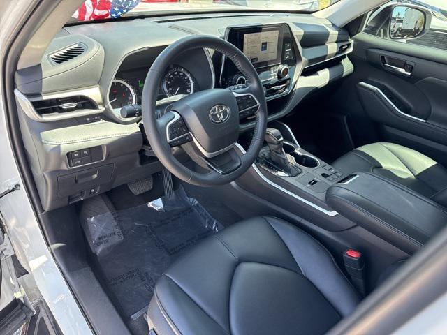 used 2023 Toyota Highlander car, priced at $34,988