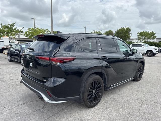 used 2024 Toyota Highlander car, priced at $41,988