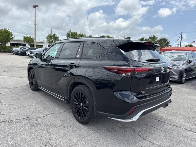 used 2024 Toyota Highlander car, priced at $41,988