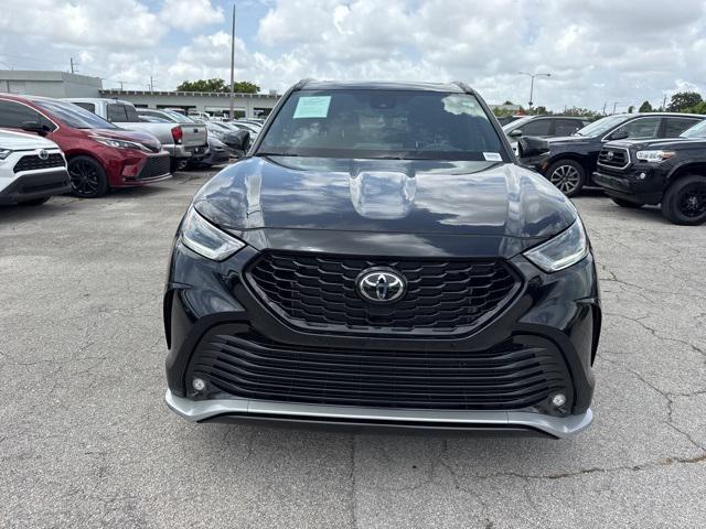 used 2024 Toyota Highlander car, priced at $41,988