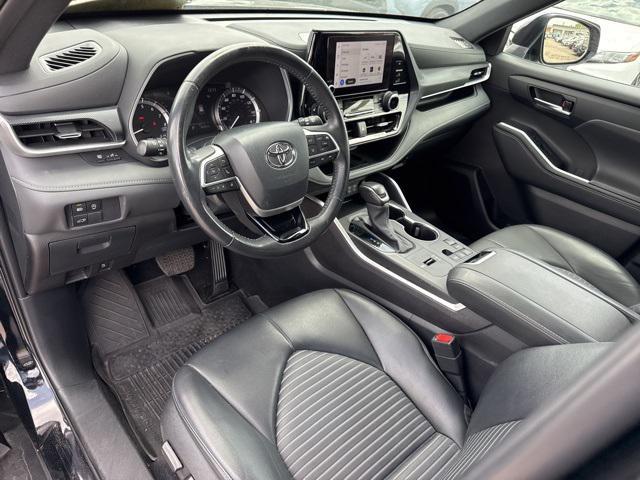 used 2024 Toyota Highlander car, priced at $41,988