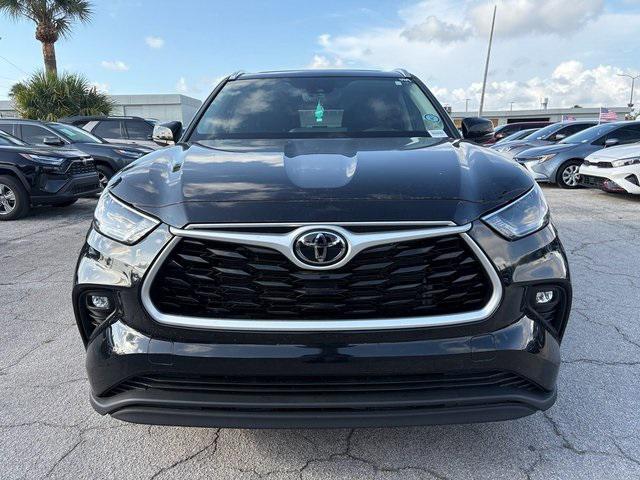 used 2023 Toyota Highlander car, priced at $36,988