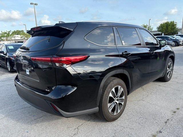 used 2023 Toyota Highlander car, priced at $36,988