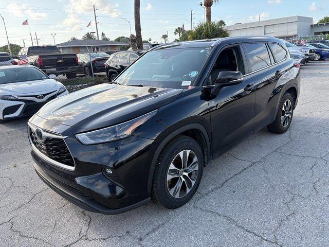 used 2023 Toyota Highlander car, priced at $36,988