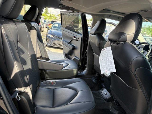 used 2023 Toyota Highlander car, priced at $36,988