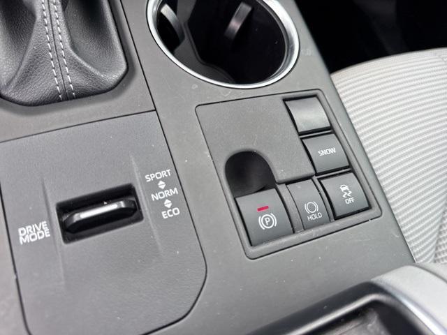 used 2024 Toyota Highlander car, priced at $38,888