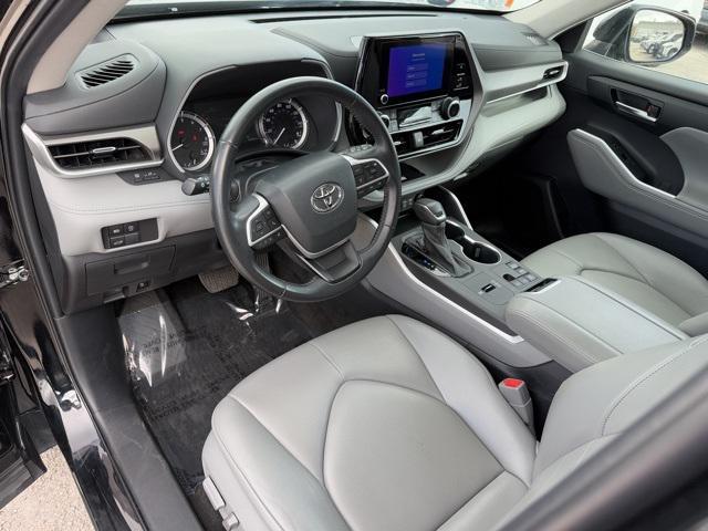 used 2023 Toyota Highlander car, priced at $34,888