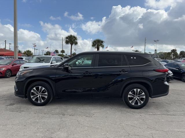 used 2023 Toyota Highlander car, priced at $34,888