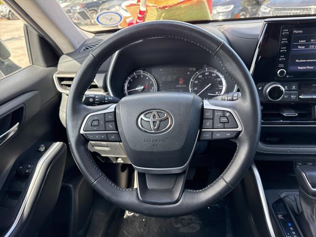 used 2022 Toyota Highlander car, priced at $31,888