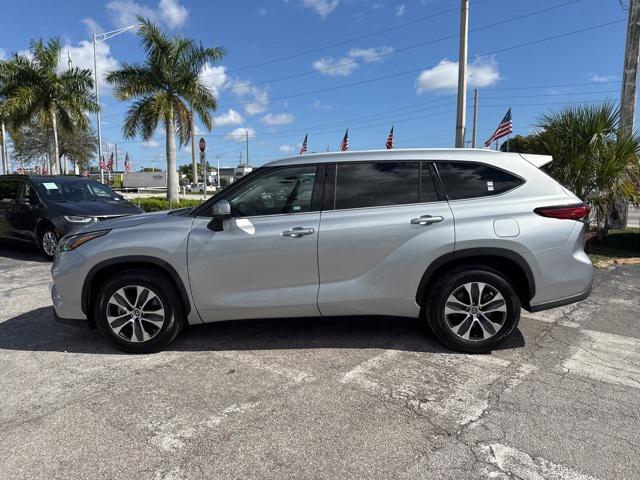 used 2022 Toyota Highlander car, priced at $31,888