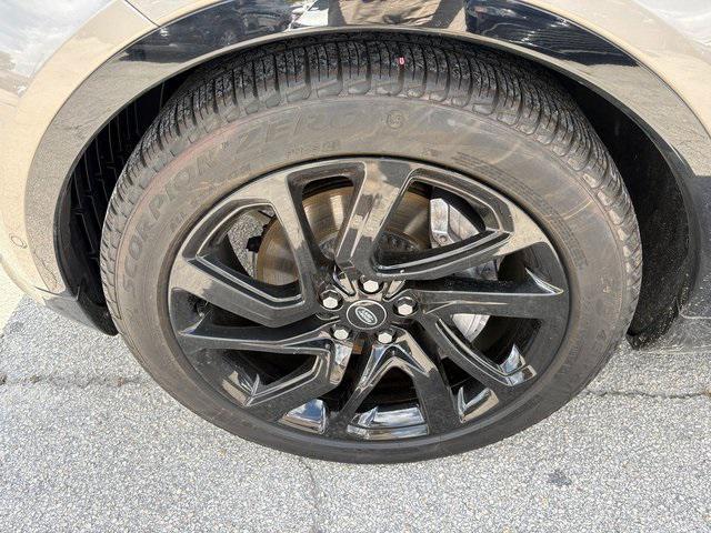 used 2024 Land Rover Discovery car, priced at $51,888