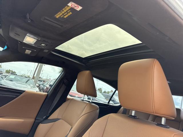 used 2019 Lexus ES 350 car, priced at $26,888