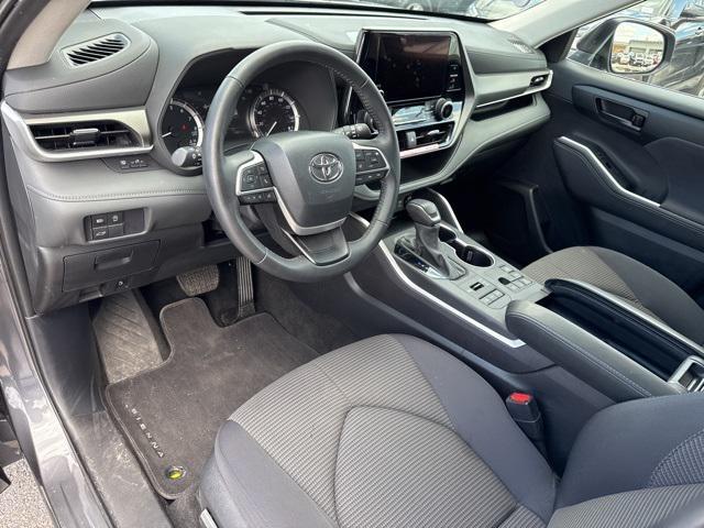 used 2024 Toyota Highlander car, priced at $42,988