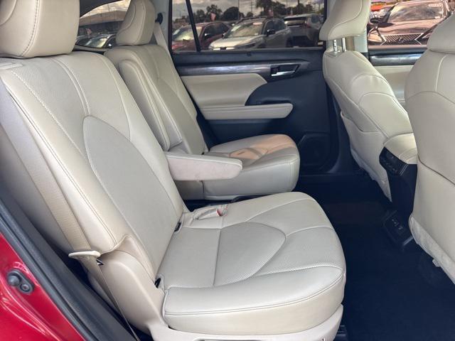 used 2023 Toyota Highlander Hybrid car, priced at $38,888
