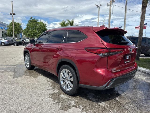 used 2023 Toyota Highlander Hybrid car, priced at $38,888