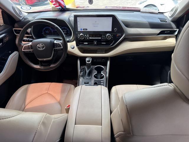 used 2023 Toyota Highlander Hybrid car, priced at $38,888