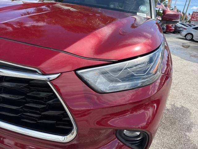 used 2023 Toyota Highlander Hybrid car, priced at $38,888