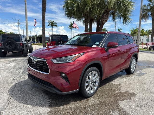 used 2023 Toyota Highlander Hybrid car, priced at $38,888