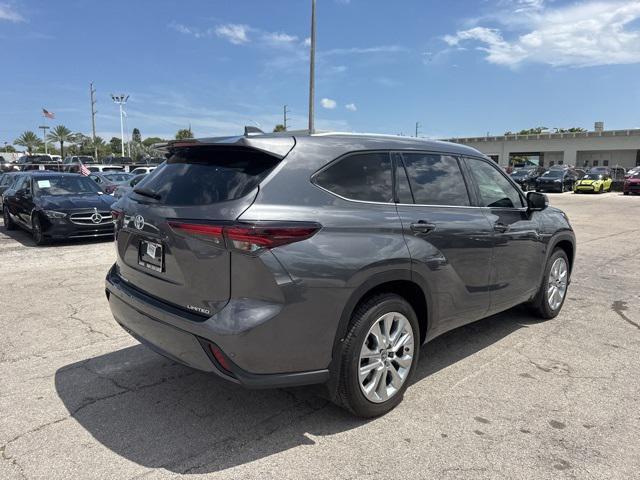 used 2024 Toyota Highlander car, priced at $33,988
