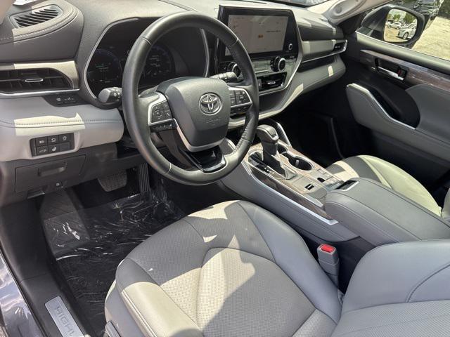 used 2024 Toyota Highlander car, priced at $33,988