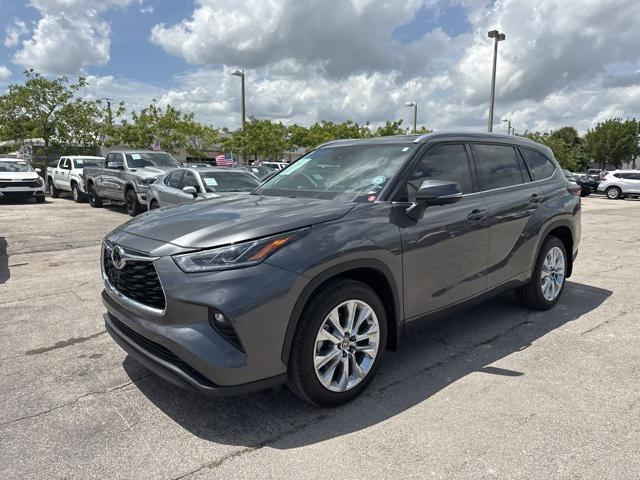 used 2024 Toyota Highlander car, priced at $33,988