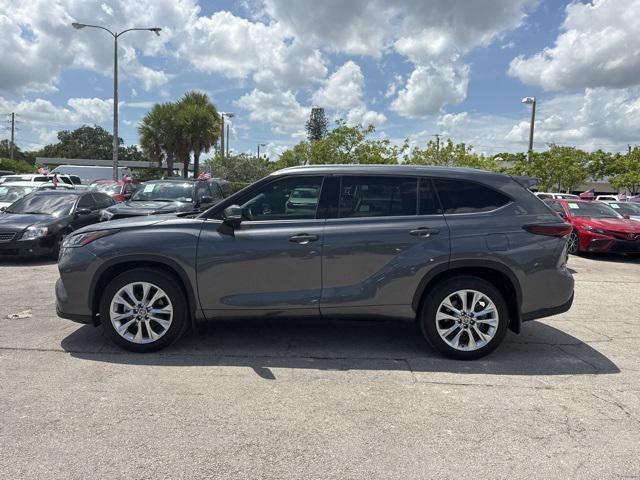 used 2024 Toyota Highlander car, priced at $33,988