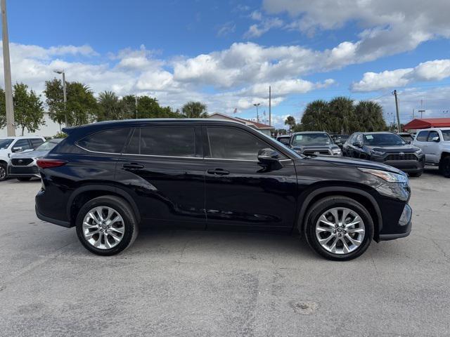 used 2020 Toyota Highlander car, priced at $35,988