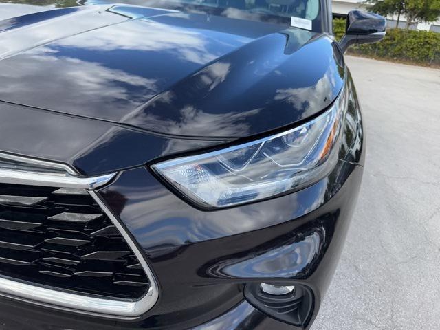 used 2020 Toyota Highlander car, priced at $35,988