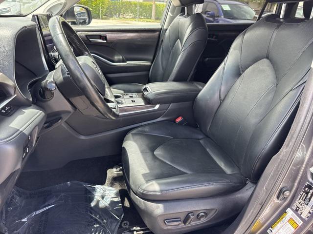 used 2023 Toyota Highlander Hybrid car, priced at $37,988