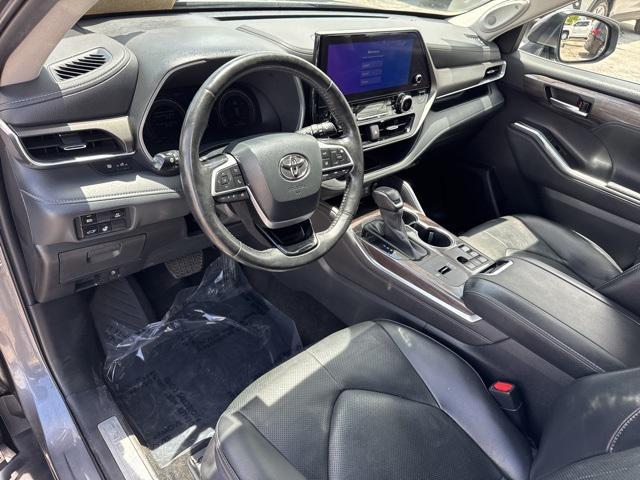 used 2023 Toyota Highlander Hybrid car, priced at $37,988