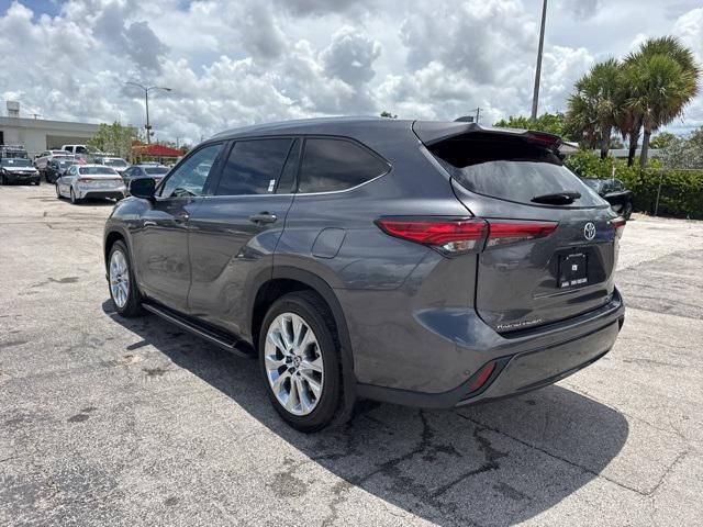 used 2023 Toyota Highlander Hybrid car, priced at $37,988