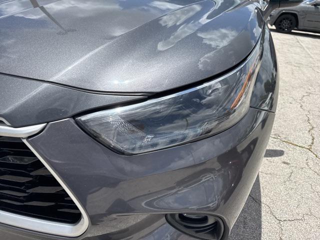 used 2021 Toyota Highlander car, priced at $29,988