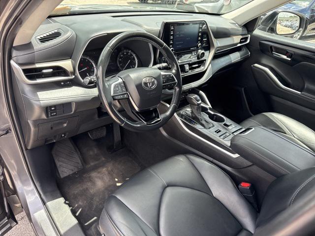 used 2021 Toyota Highlander car, priced at $29,988