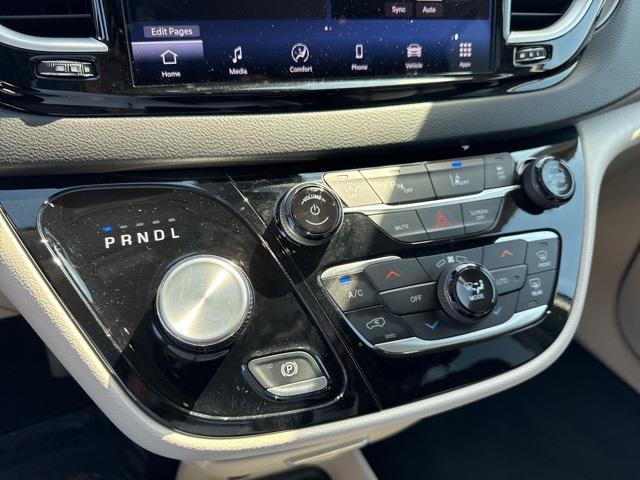 used 2024 Chrysler Pacifica car, priced at $34,988