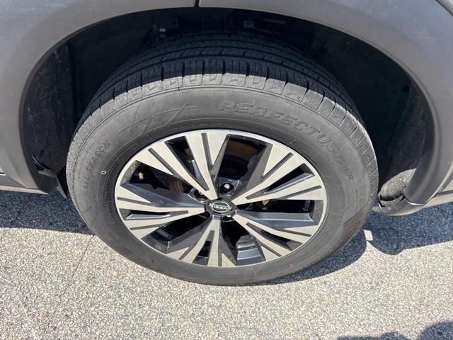 used 2023 Nissan Rogue car, priced at $18,988