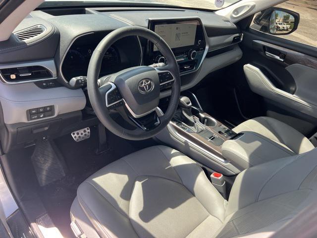 used 2023 Toyota Highlander car, priced at $42,988